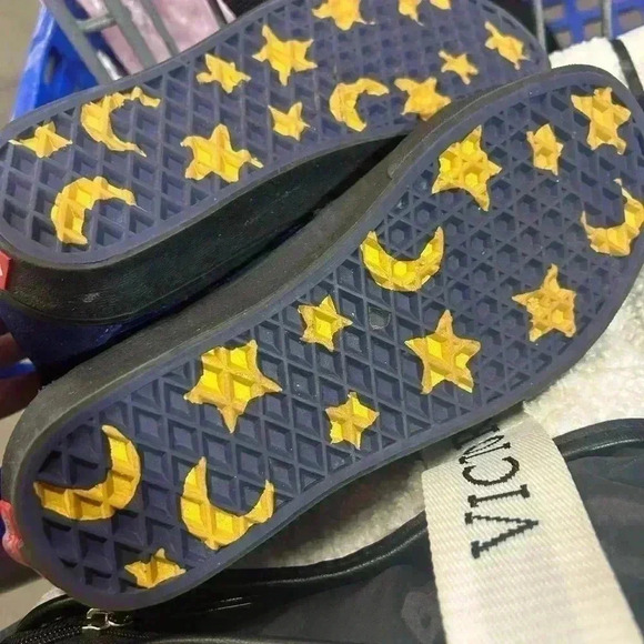 Size 6 - VANS Sk8-Hi x Disney Sorcerer's Apprentice 2018 WM6/EU36 Collab - Picture 4 of 6